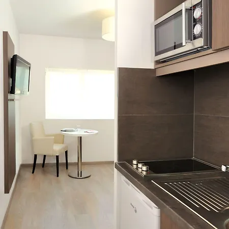 Sejours & Affaires Atlantis Aparthotel 2*